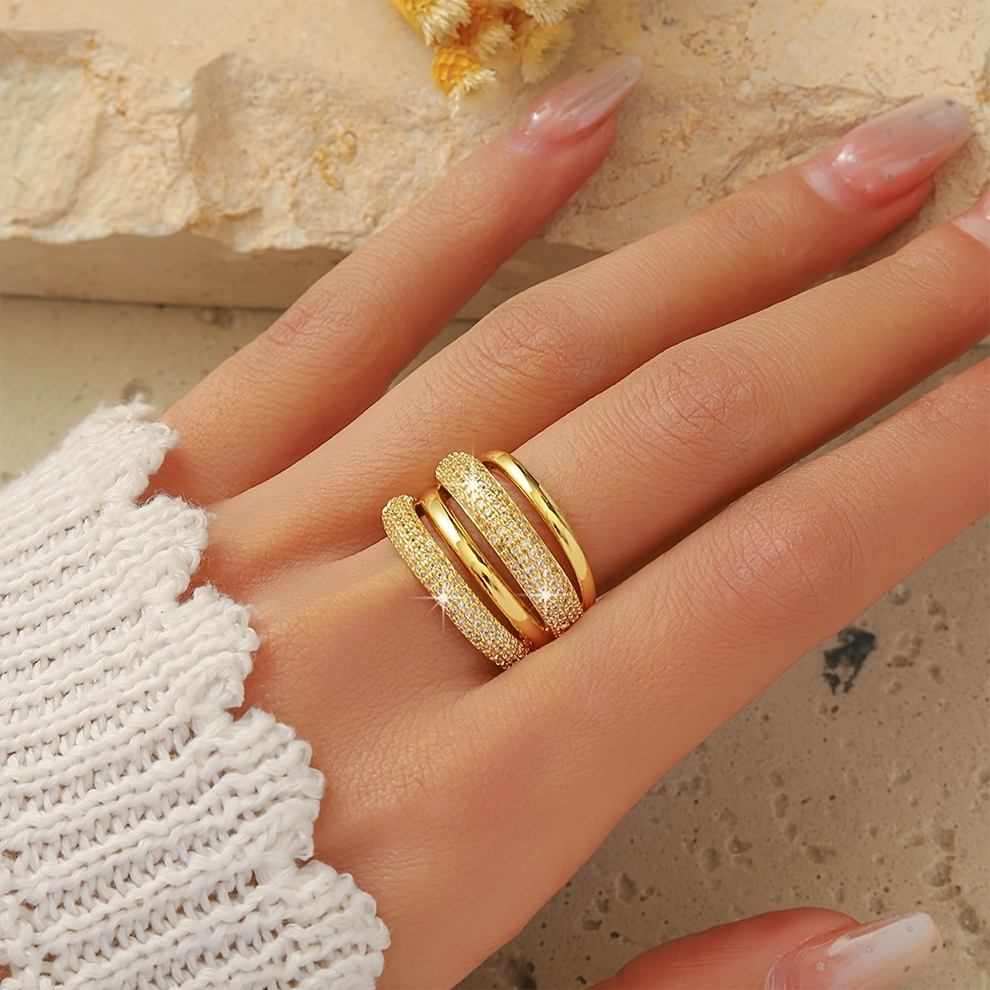 Eleganter Mehrreihiger Kristallring