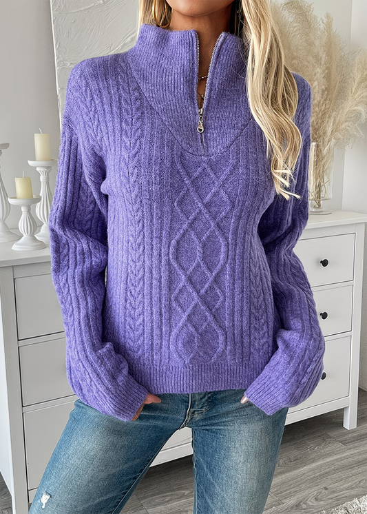 Klara | Strickpullover mit Zopfmuster und Zip-Kragen