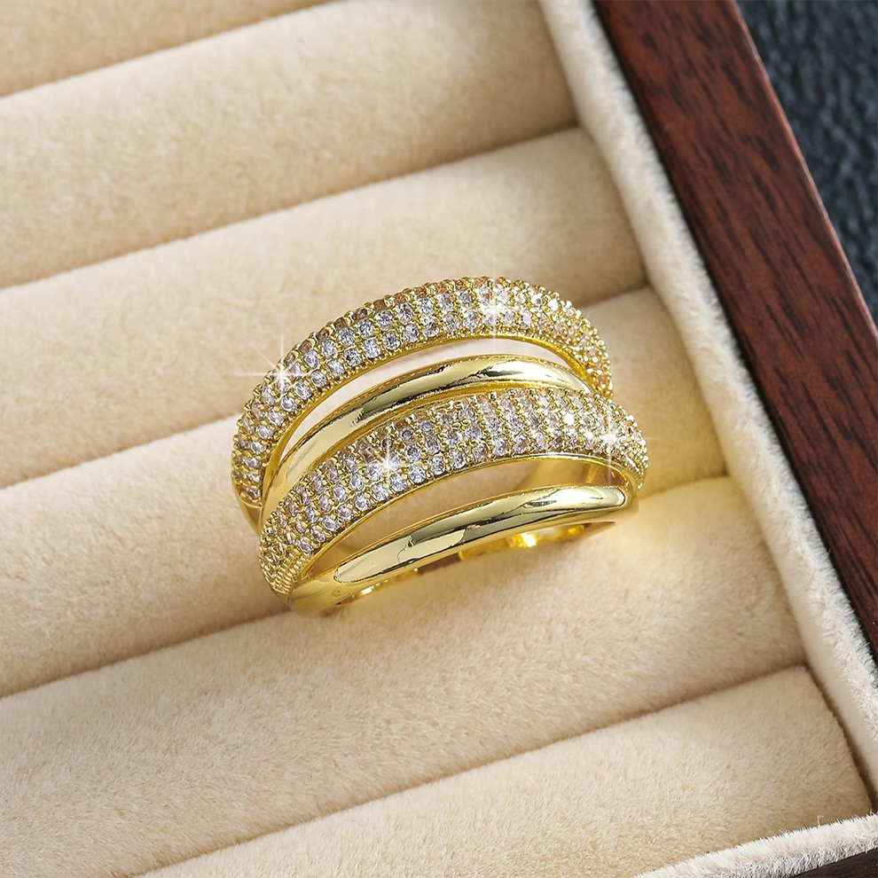 Eleganter Mehrreihiger Kristallring