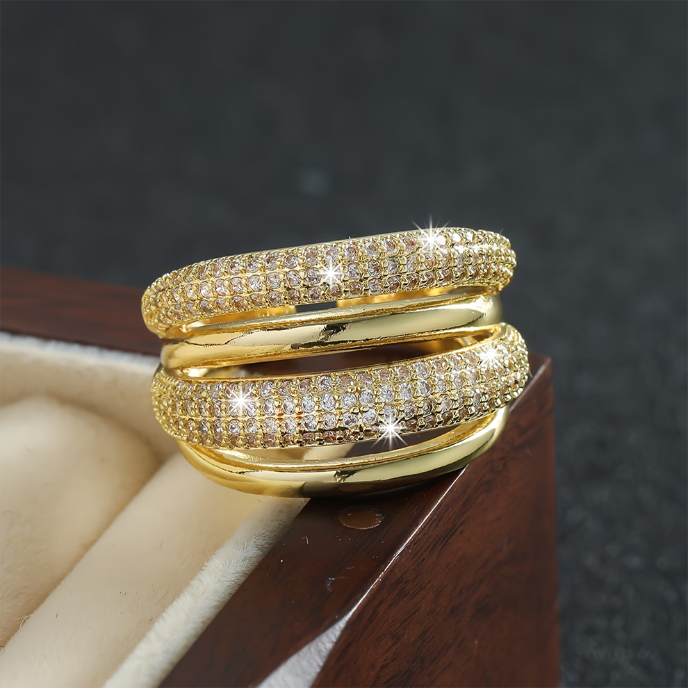 Eleganter Mehrreihiger Kristallring