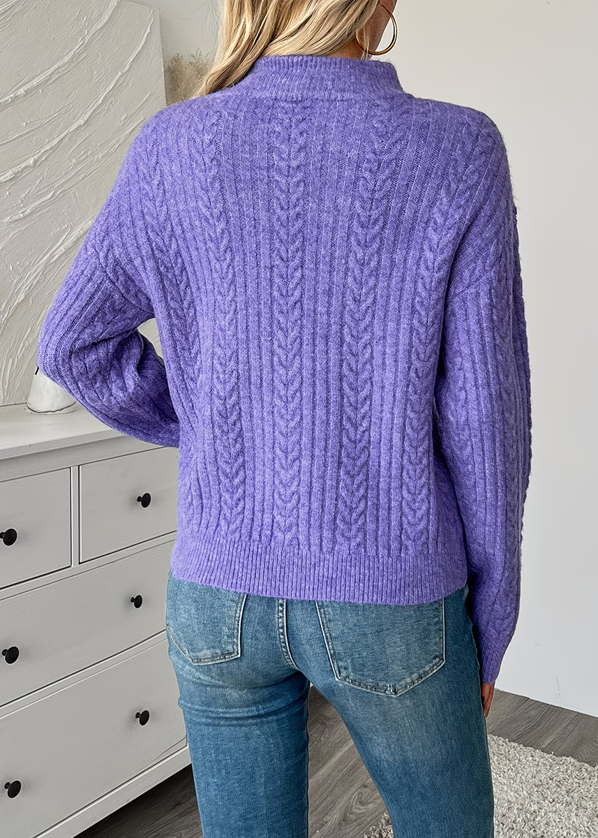 Klara | Strickpullover mit Zopfmuster und Zip-Kragen